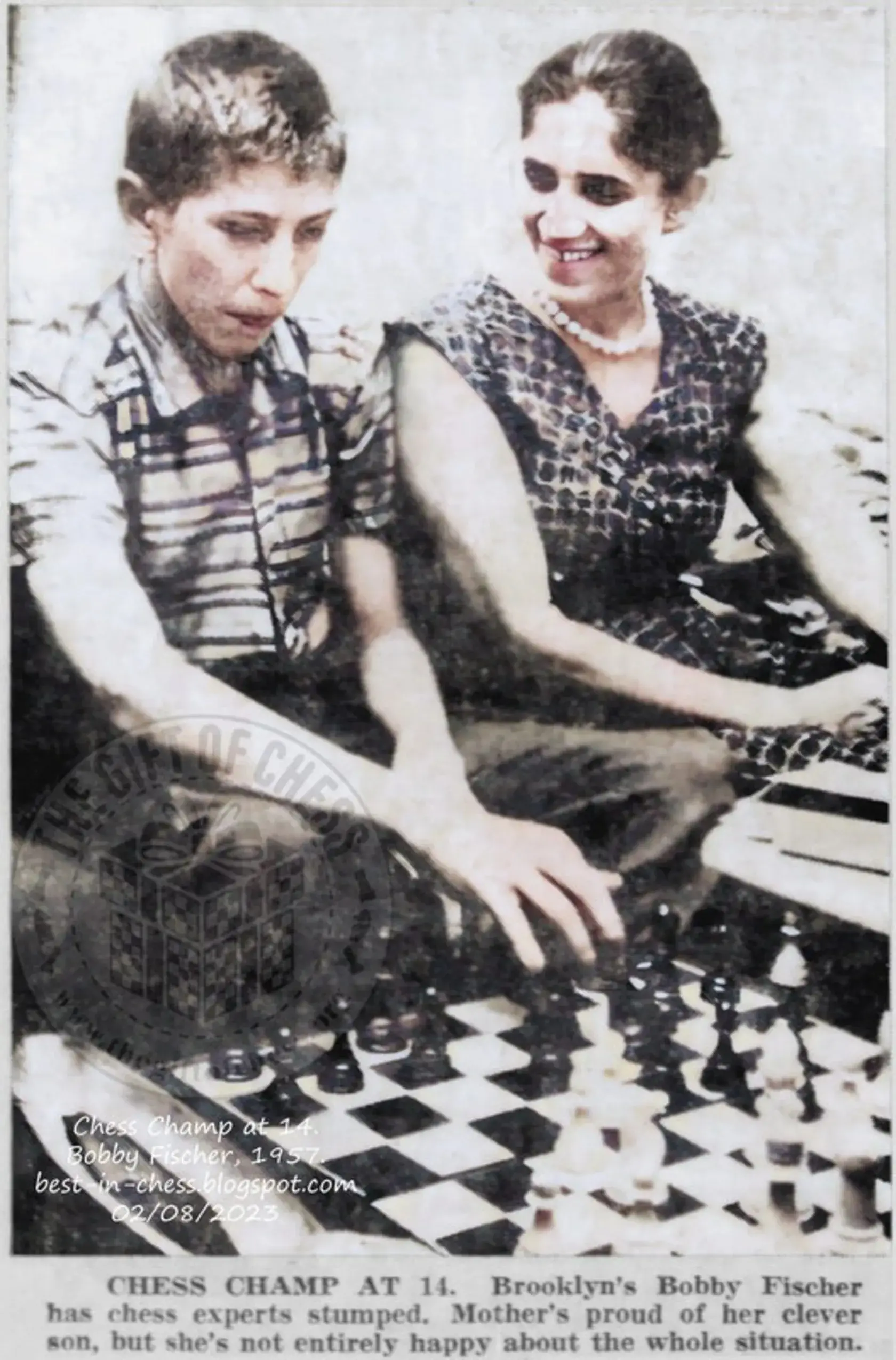  بابی فیشر در نوجوانی کنار مادرش