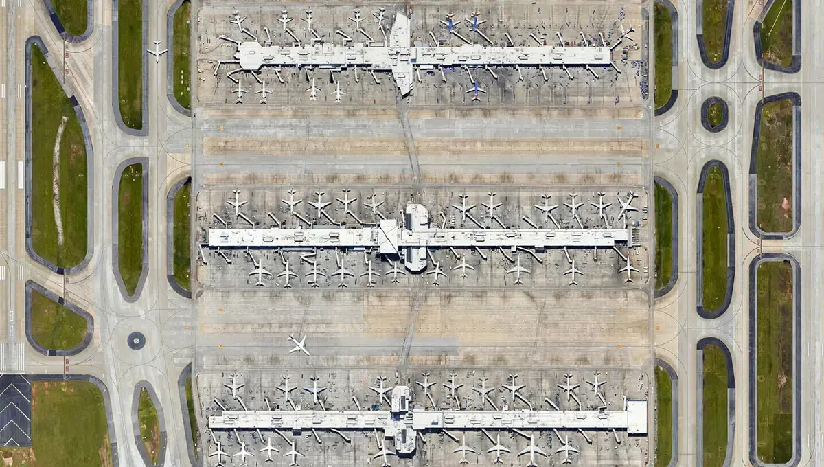 تصاویر متفاوت از فرودگاه آتلانتا؛ جابه‌جایی سالانه ۹۳ میلیون مسافر در آمریکا