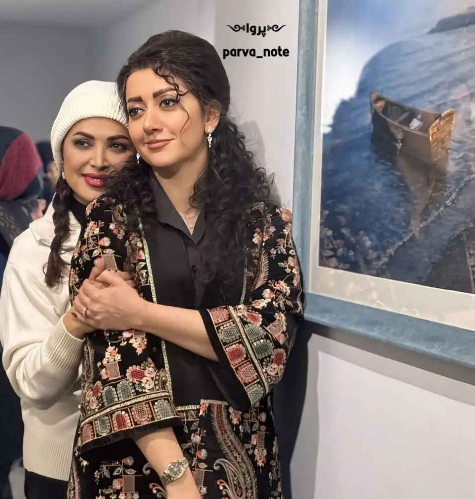 کمند امیرسلیمانی در افتتاحیه‌ی گالری «آرامه»