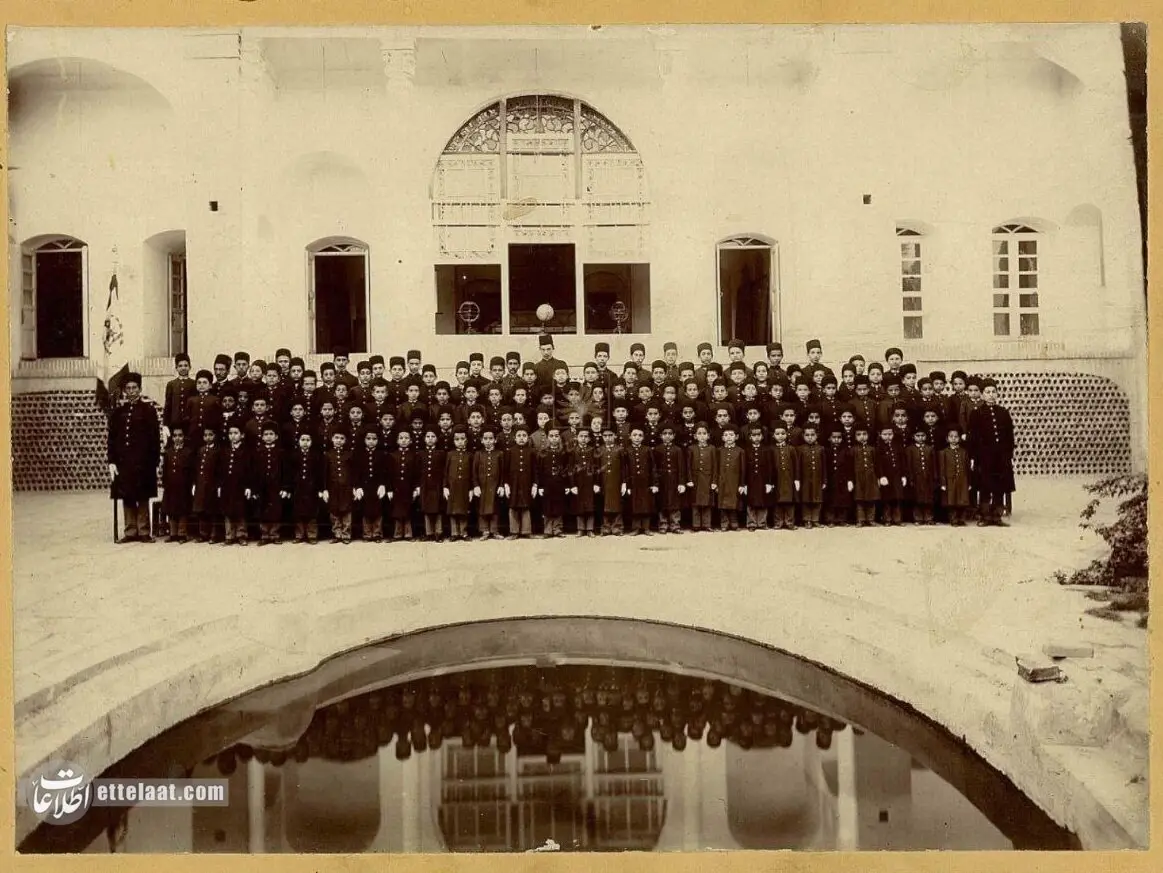 محصلان دارالفنون 