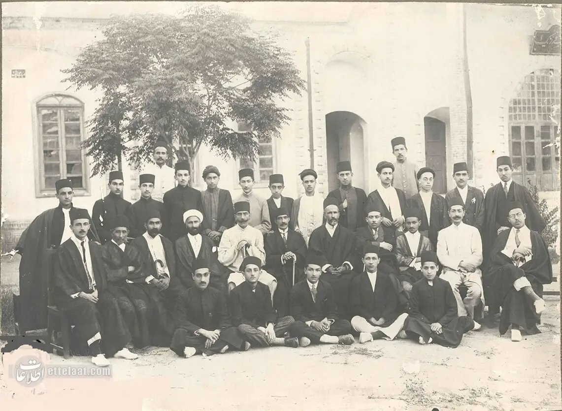 معلمان و محصلان دارالفنون در سالهای پایانی قاجار 