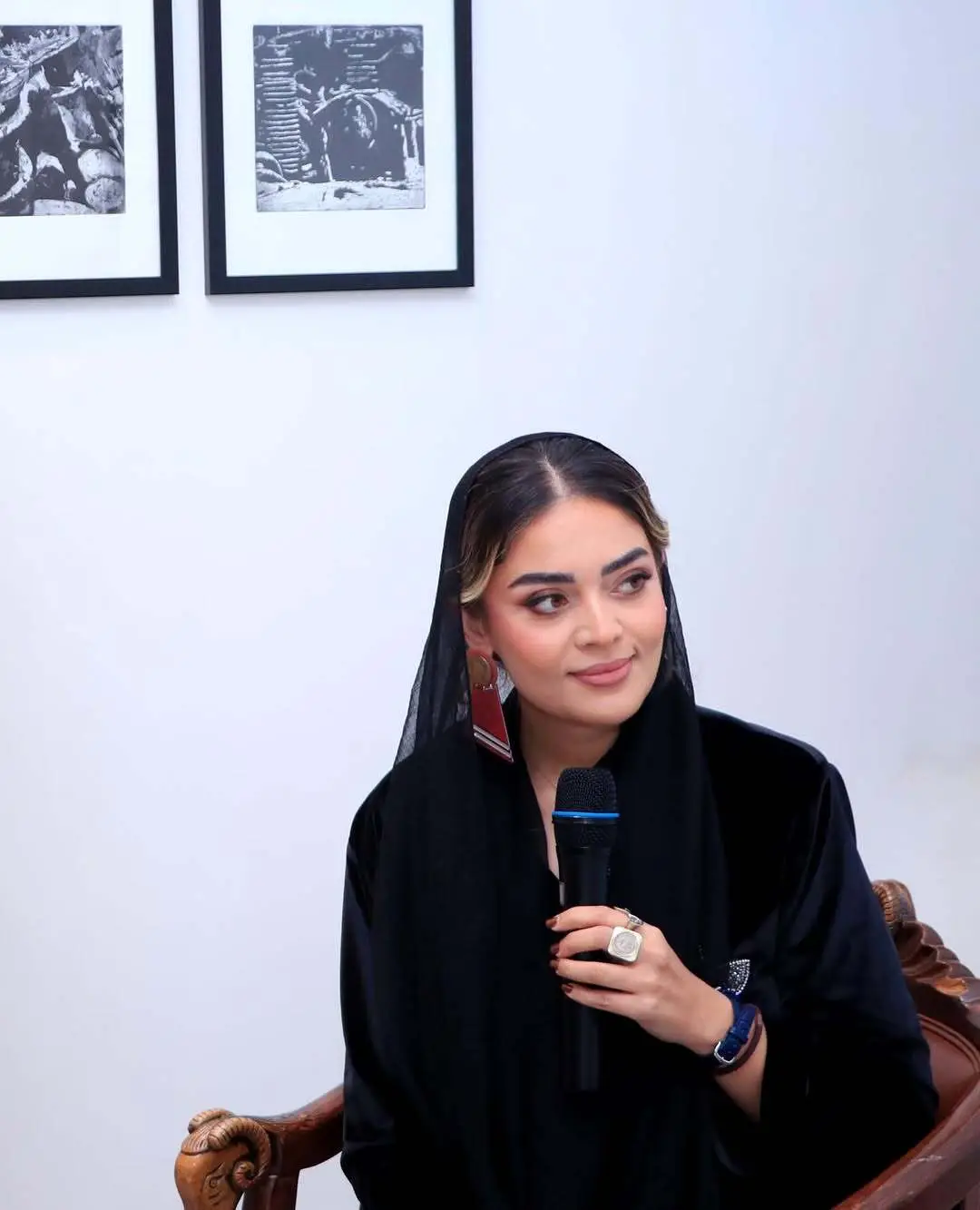 عارفه معماریان و استایل مخملی با روسری بلند