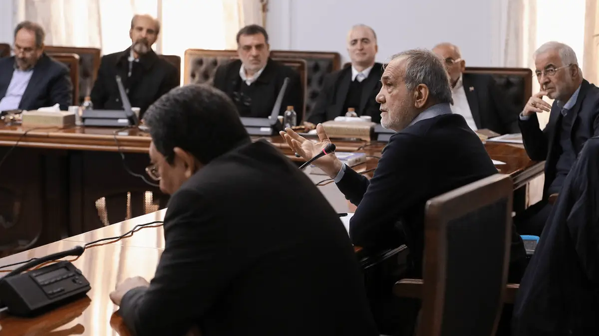 پزشکیان: تمام تلاش خود را برای حل دغدغه‌های اصناف به کار خواهیم گرفت؛ اصناف هم کمک کنند