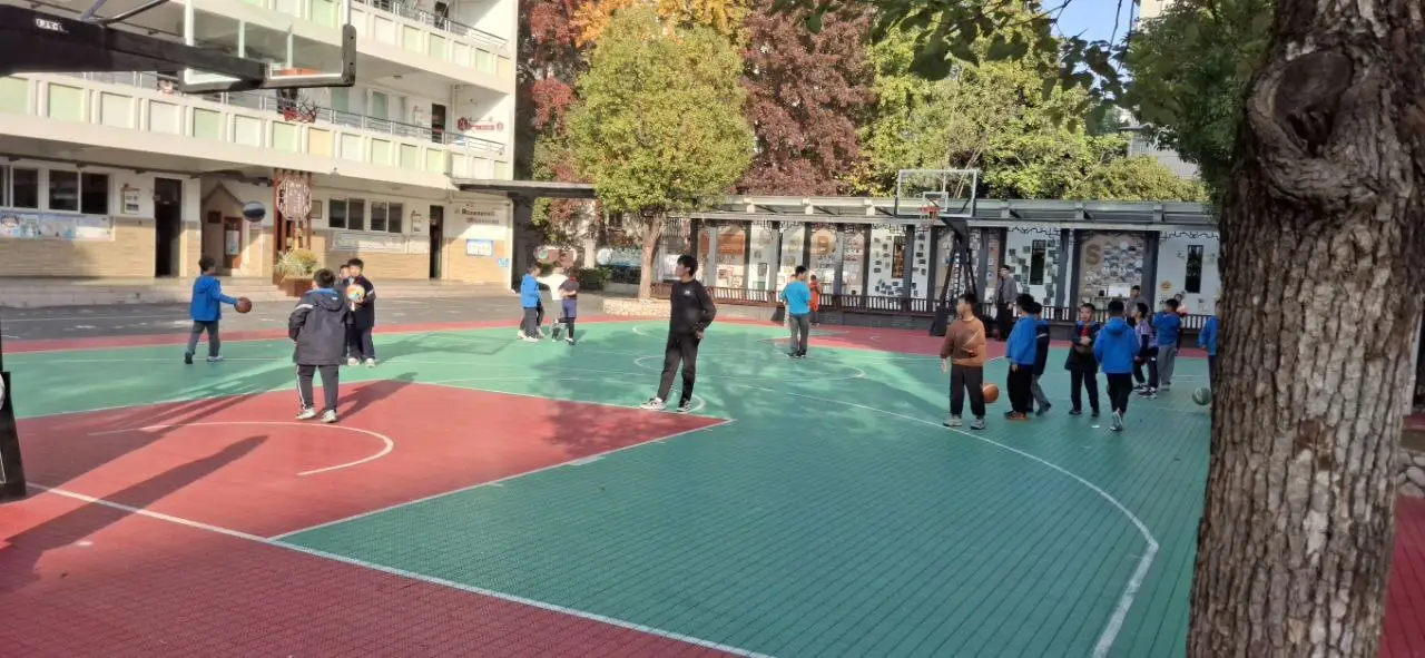 فضای یک مدرسه در هانگژو از جاده ابریشم تا هوش مصنوعی؛ یادداشتهای یک سفر پژوهشی به چین