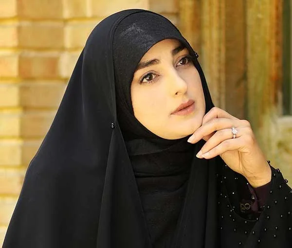 تیپ شگفت‌انگیز ستاره سادات قطبی در شب یلدا که همه را مات کرد!