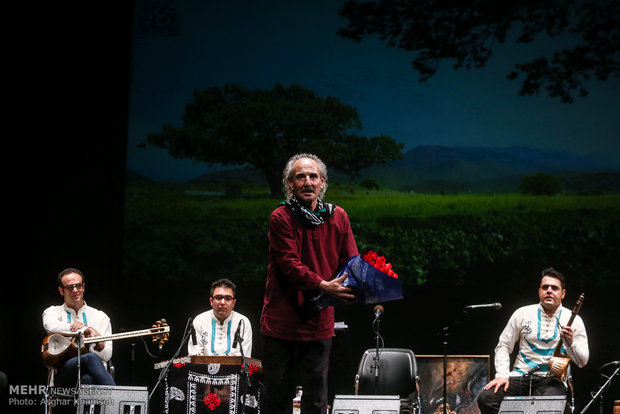 کنسرت شگفت‌انگیز «حنجره زخمی زاگرس» در تالار وحدت؛ موسیقی اصیل لرستان به صحنه می‌آید