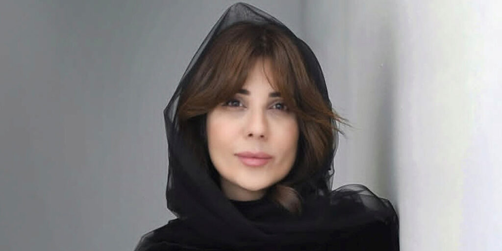 سارا بهرامی با گریم فرشته‌وار و تاج گل سفید همه را شگفت‌زده کرد!