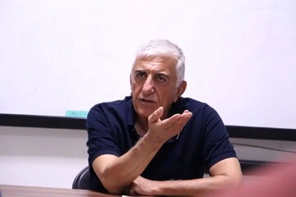 تبریک یلدای رضا کیانیان با تصویر جادویی ساخته هوش مصنوعی؛ راز این پیام چیست؟