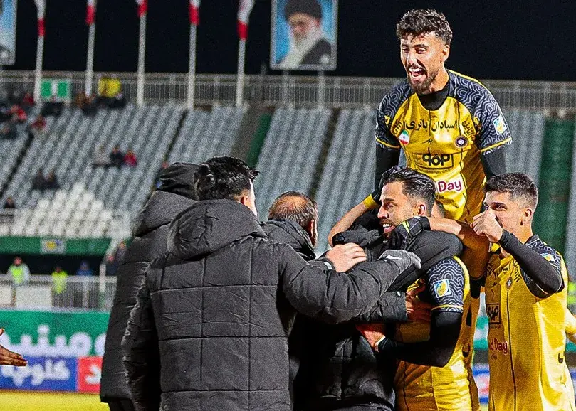 با عبور از پرسپولیس، سپاهان صدرنشین شد