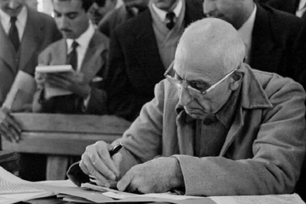 ماجرای شهادتین دکتر مصدق در مخالفت با سلطنت رضاخان؛ در مجلس چه گذشت؟