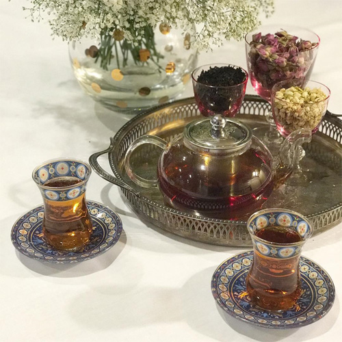 تزیین سفره شب یلدا تزیین چای سفره شب یلدا