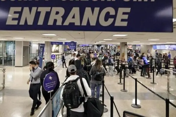 طوفان «دوین» هزاران پرواز کریسمس آمریکا را مختل کرد؛ تاخیرها میلیونی شد!