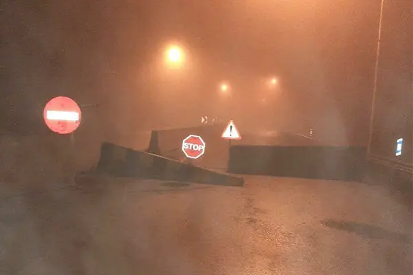 بارش شدید برف محور فیض آباد-سانیج-سخوید را کاملاً مسدود کرد؛ هشدار جدی به مردم یزد