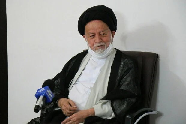 جزئیات تکان‌دهنده مراسم وداع و تشییع آیت‌الله شاهچراغی؛ مردم سمنان چگونه در سوگ حضور می‌یابند؟