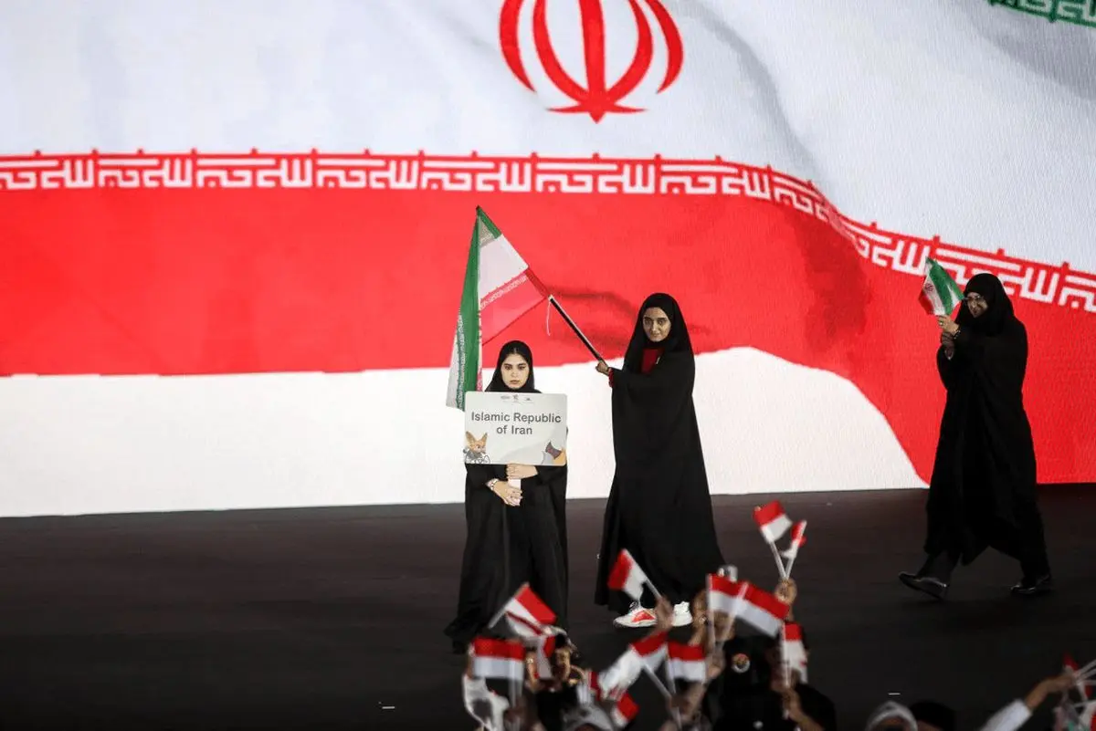 پرچمدار ایران با چادر در رژه پاراآسیایی جوانان؛ لحظه‌ای که همه را تحت تأثیر قرار داد!
