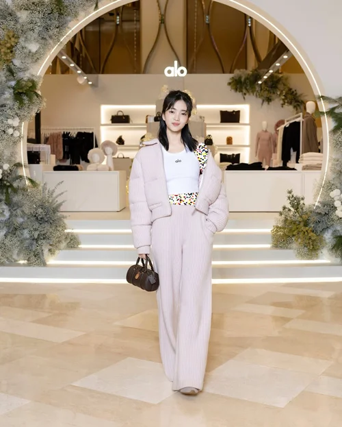 بازیگران کره‌ای در ایونت الو