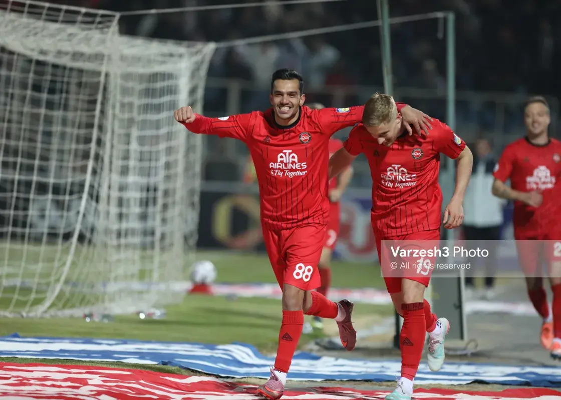 دو چپ پای تراکتور با پنالتی‌های شجاعانه، تیم را به اوج بردند!