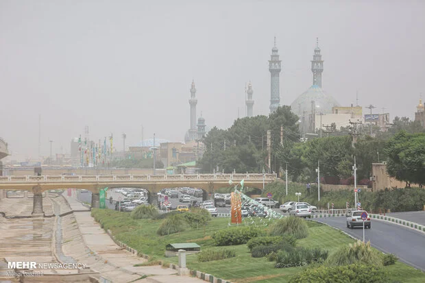 هوای قم و قنوات در شرایط ناسالم برای تمامی گروه ها قرار گرفت