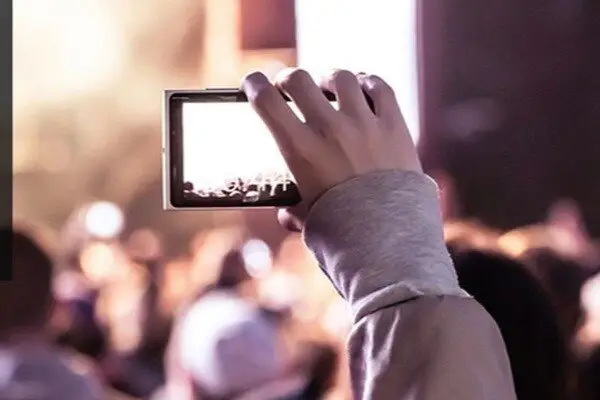 چطور رسانه‌ها به بستری برای تظاهر تبدیل شده‌اند؟ نگاهی به هشدار یک سیاستمدار مؤمن درباره ریاکاری