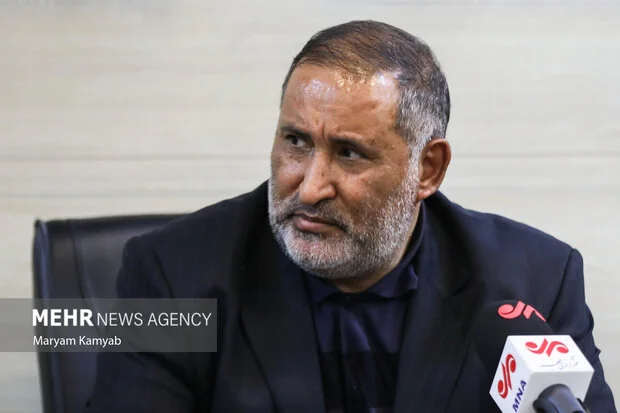 فریاد و فغان زین همه فرهنگ‌فروشان!