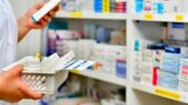 قیمت دارو باز هم بالا رفت؛ بیمه‌ها عقب مانده‌اند و جیب بیماران خالی‌تر شد!