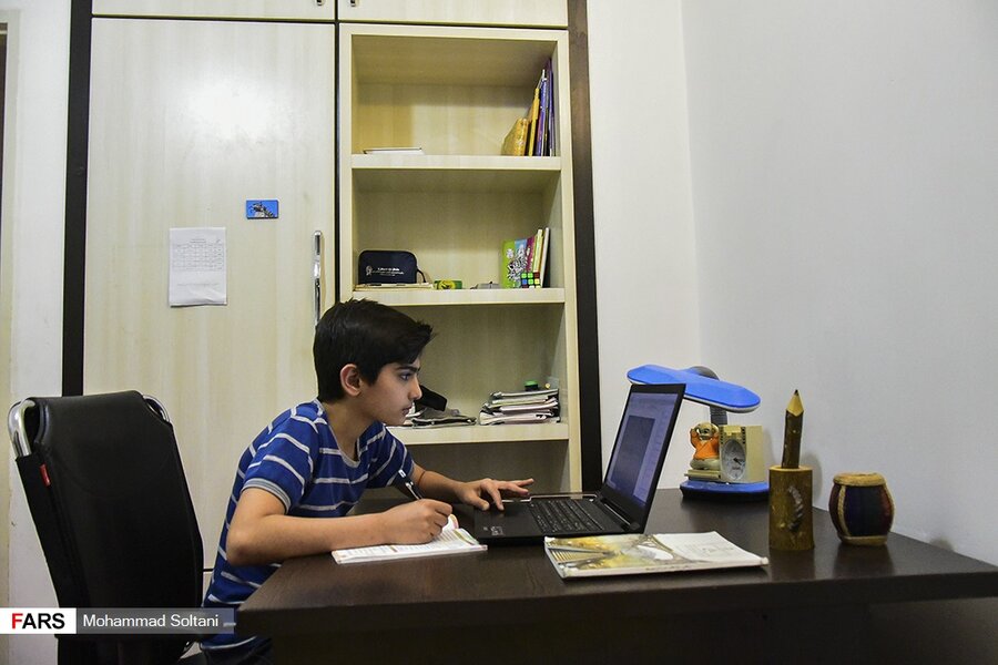 چه کار کنیم کودک در کلاس آنلاین حواس پرت نشود؟ ؛ چند ترفند کاربردی برای والدین هوشمند!