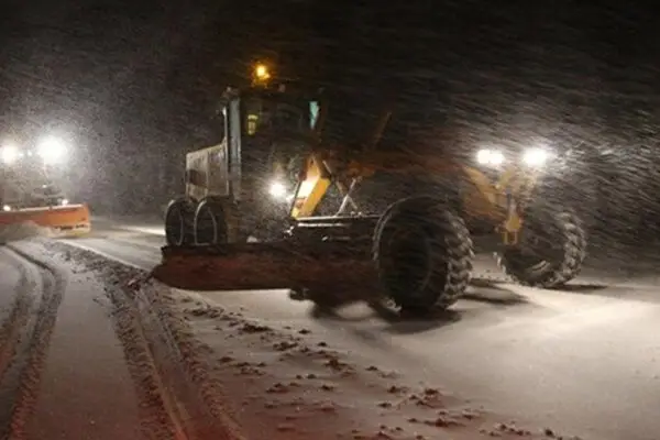 بارش برف و کولاک شدید؛ محور سبزوار-طبس ناگهان مسدود شد!