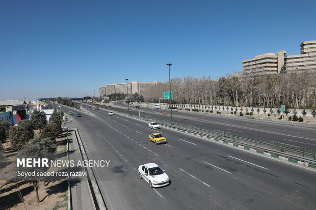 فرسودگی خطرناک آسفالت جاده‌های قم؛ هشدار جدی برای سلامت خودروها و رانندگان