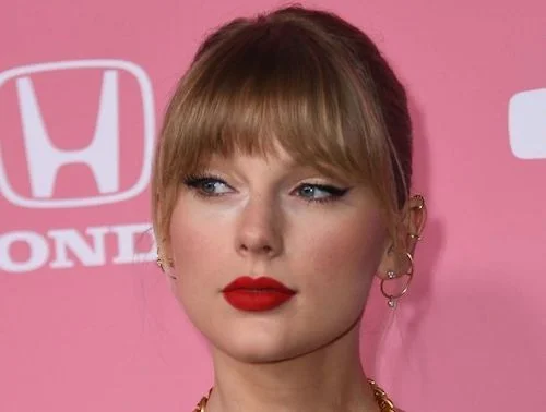 آیتمهای تکرارشونده در استایل تیلور سوئیفت