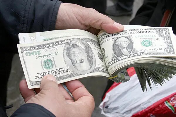اثر ژانویه بر دلار ؛ چگونه تقاضای فصلی، دلار را صعودی کرد؟ | پیش بینی آینده قیمت ها در بازار طلا و ارز