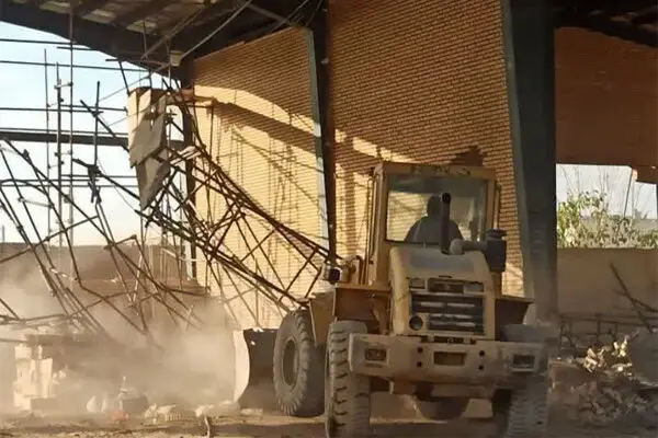 تخریب فوری ۵ ساخت و ساز غیرمجاز در محور پرحادثه چیتگر-شهریار!