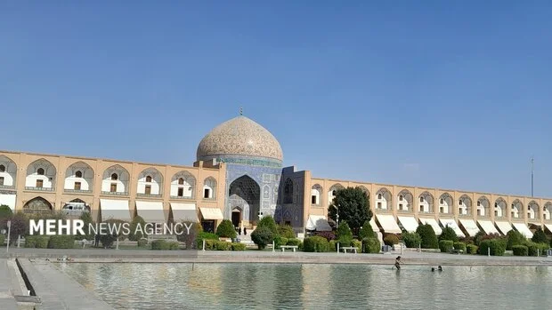 پاک‌ترین روز اصفهان پس از ۹ ماه؛ اما کاشان همچنان در وضعیت هشدار قرمز!