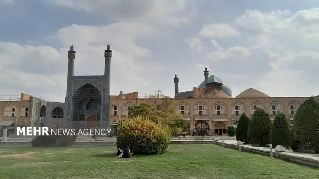 هوای اصفهان نفس کشید؛ کاشان همچنان در وضعیت بحرانی قرمز!