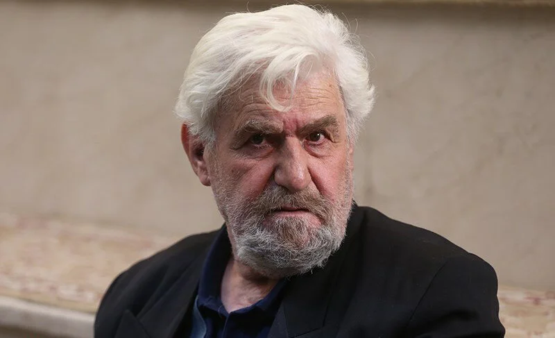 اولین تصاویر تکان‌دهنده از عنایت بخشی در بیمارستان؛ کاهش وزن شدید این بازیگر پیشکسوت همه را نگران کرد