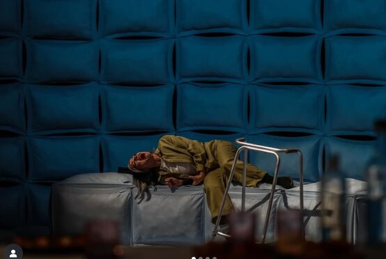 رامسس دوم با فروش ۱۲ میلیاردی، رکورد تئاتر آبان‌ماه را شکست!