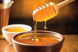 روش شگفت‌انگیز تشخیص عسل طبیعی در فقط ۵ ثانیه!