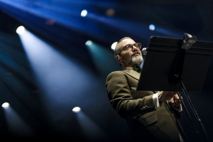 علیرضا قربانی در کنسرت دوبی به انگلیسی حرف زد و…