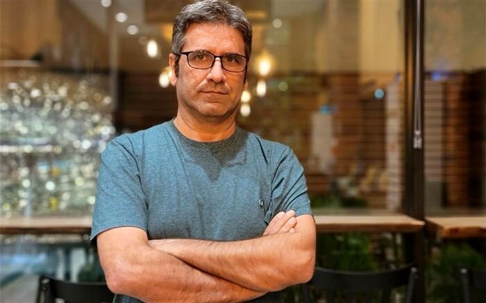 من هم ناراحتم و اعتراض می کنم، هم فیلم می‌سازم و به جشنواره می دهم!