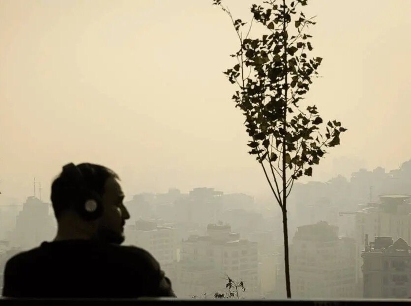 آلودگی هوا در تهران؛ قتل خاموش ۳۵۷ نفر و تهدید پنهان باروری زنان!
