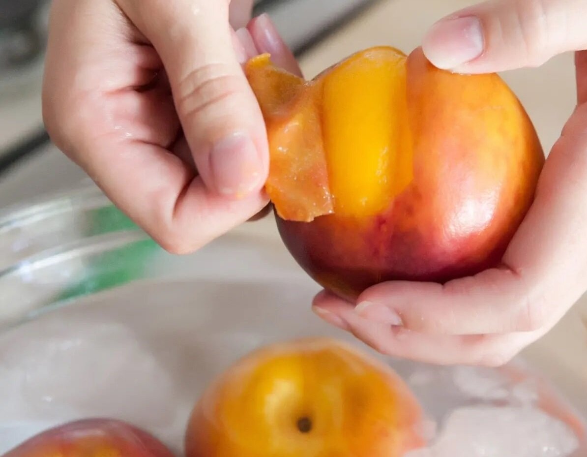 سس هلو خانگی ؛ شفاف، خوش طعم و مناسب برای سرو انواع دسر