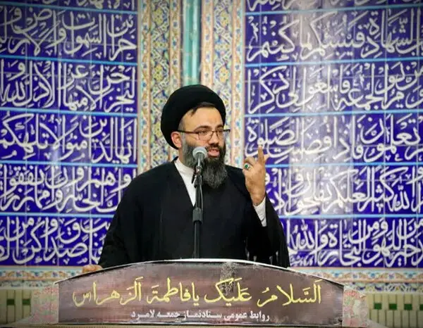امام‌جمعه موقت لامرد: تلاش برای حفظ هویت جوانان و مقابله با هجمه‌های فکری دشمن، اولویت امروز ماست