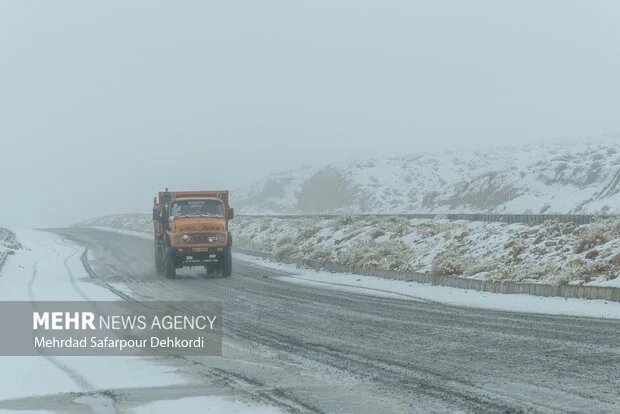 هشدار جدی پلیس راه درباره لغزندگی و بارش در جاده‌ها؛ رانندگان مراقب باشند!