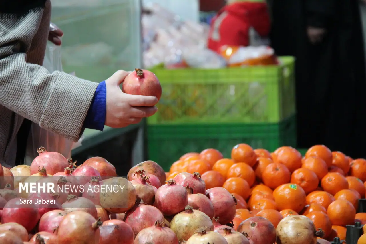 یلدا در راه، گرانی در کمین؛ دستگاههای نظارتی کجای بازار ایستادهاند؟