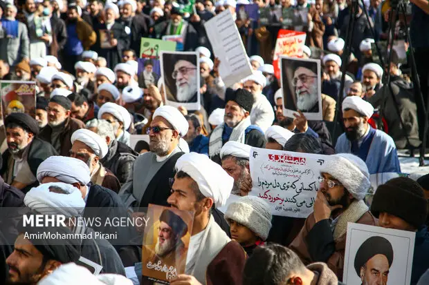 آیین باشکوه ۹ دی در قم؛ بازخوانی حماسه‌ای که انقلاب را بیمه کرد