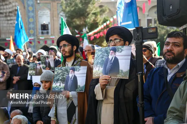 اجتماع حوزویان و اقشار مردم قم به مناسبت ۹ دی آغاز شد
