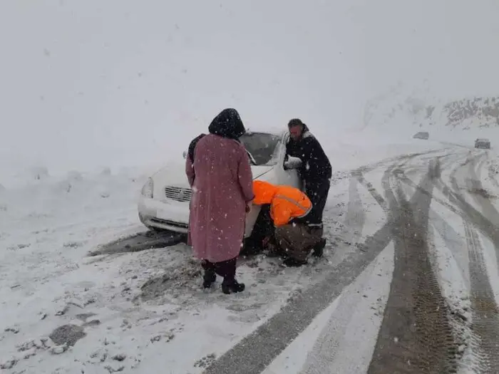رئیس راه‌های زنجان هشدار داد: همراه داشتن زنجیرچرخ در مسیرهای مه‌آلود و کوهستانی الزامی شد!