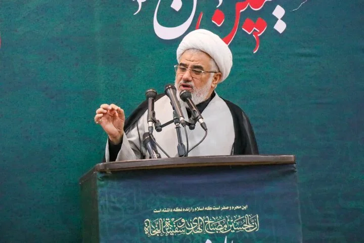 حجت‌الاسلام عبادی‌زاده: برخورد با بانوان باید سرشار از مهربانی و منطق باشد؛ زن محور تعالی جامعه است