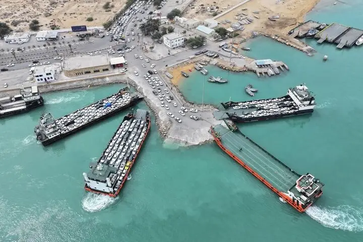 فعالیت بنادر لافت و پل پس از آرامش دریا دوباره از سر گرفته شد