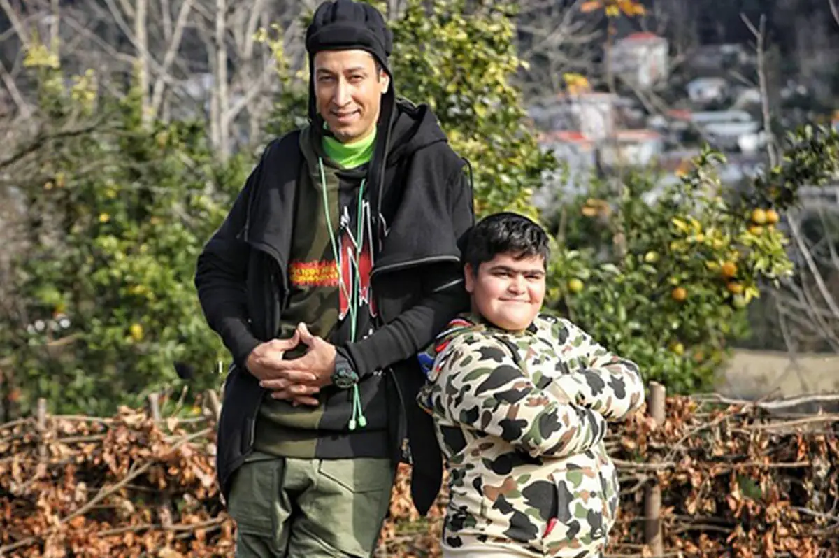 ابوالفضل رجبی بازیگر محبوب پایتخت در نقش سرباز؛ دیدار خاص با دکتر انوشه روی صحنه تئاتر!