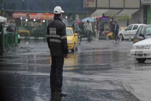 لغزندگی معابر تهران به‌دلیل بارش باران